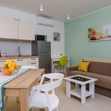 Apartmani Marko I Ana マリナ エクステリア 写真