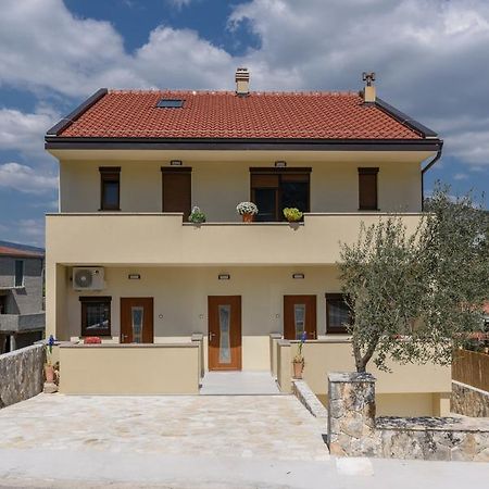 Apartmani Marko I Ana マリナ エクステリア 写真