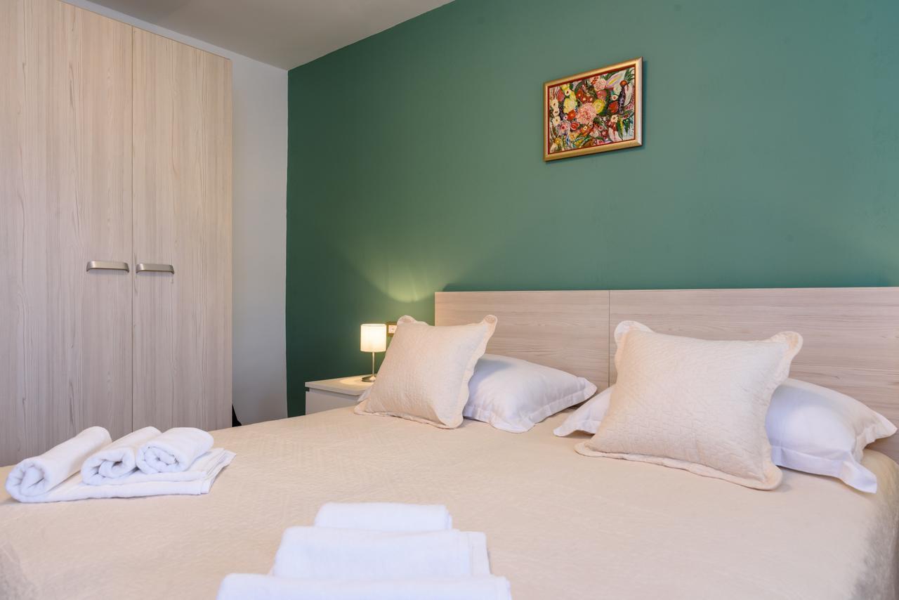 Apartmani Marko I Ana マリナ エクステリア 写真