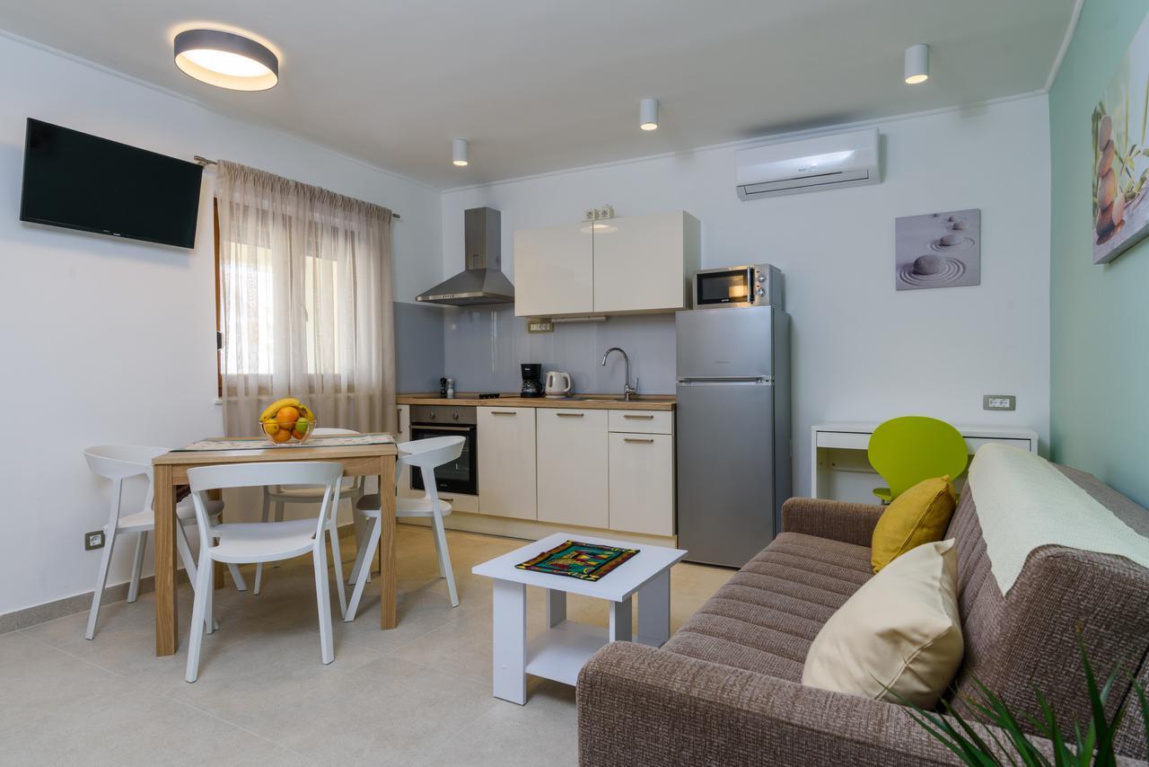Apartmani Marko I Ana マリナ エクステリア 写真