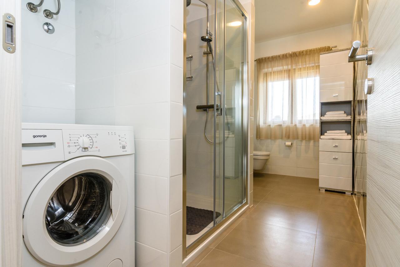 Apartmani Marko I Ana マリナ エクステリア 写真