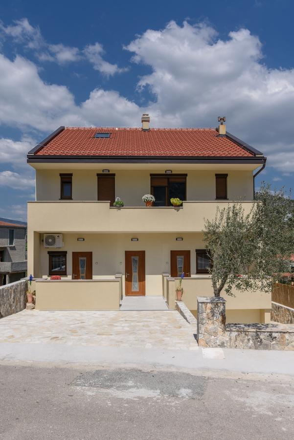 Apartmani Marko I Ana マリナ エクステリア 写真